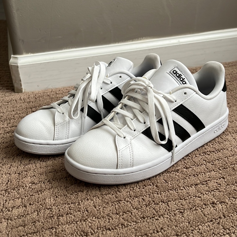 ADIDAS women’s sneaker size 9
